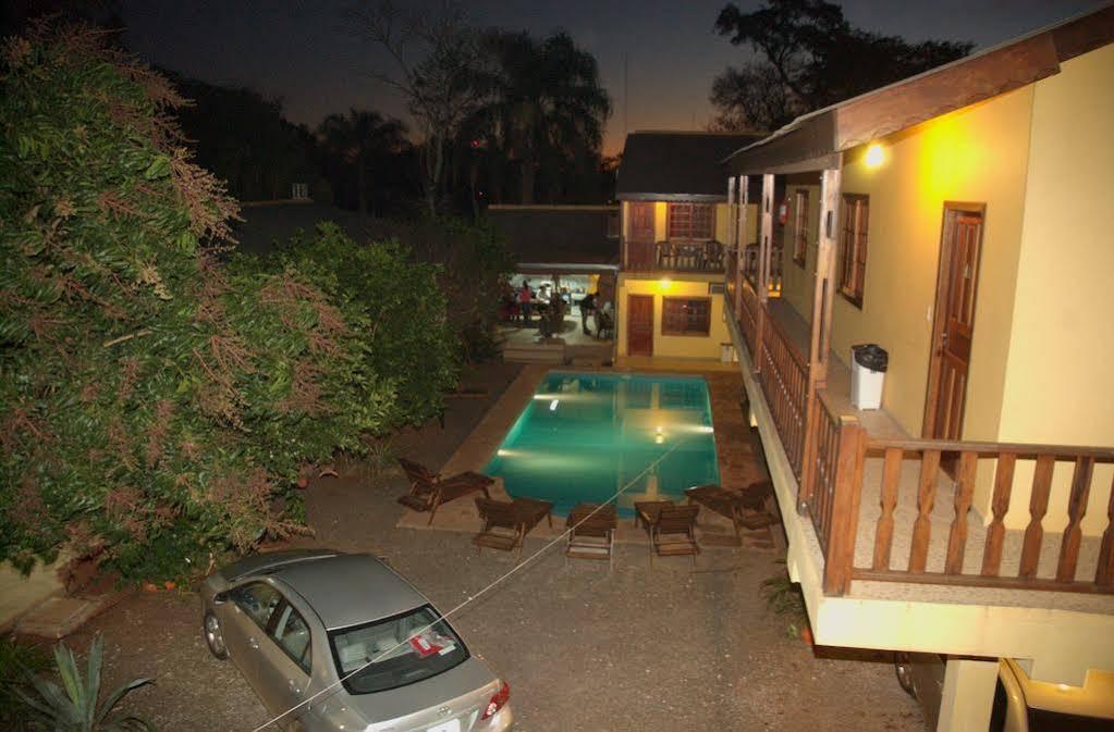 Hostel Peter Pan Puerto Iguazú Dış mekan fotoğraf